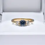 Pierścionek zaręczynowy z szafirem